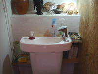 WiCi Concept Waschbecken auf bestehendes WC anpassbar - Herr J (FR - 24) - 2 auf 2